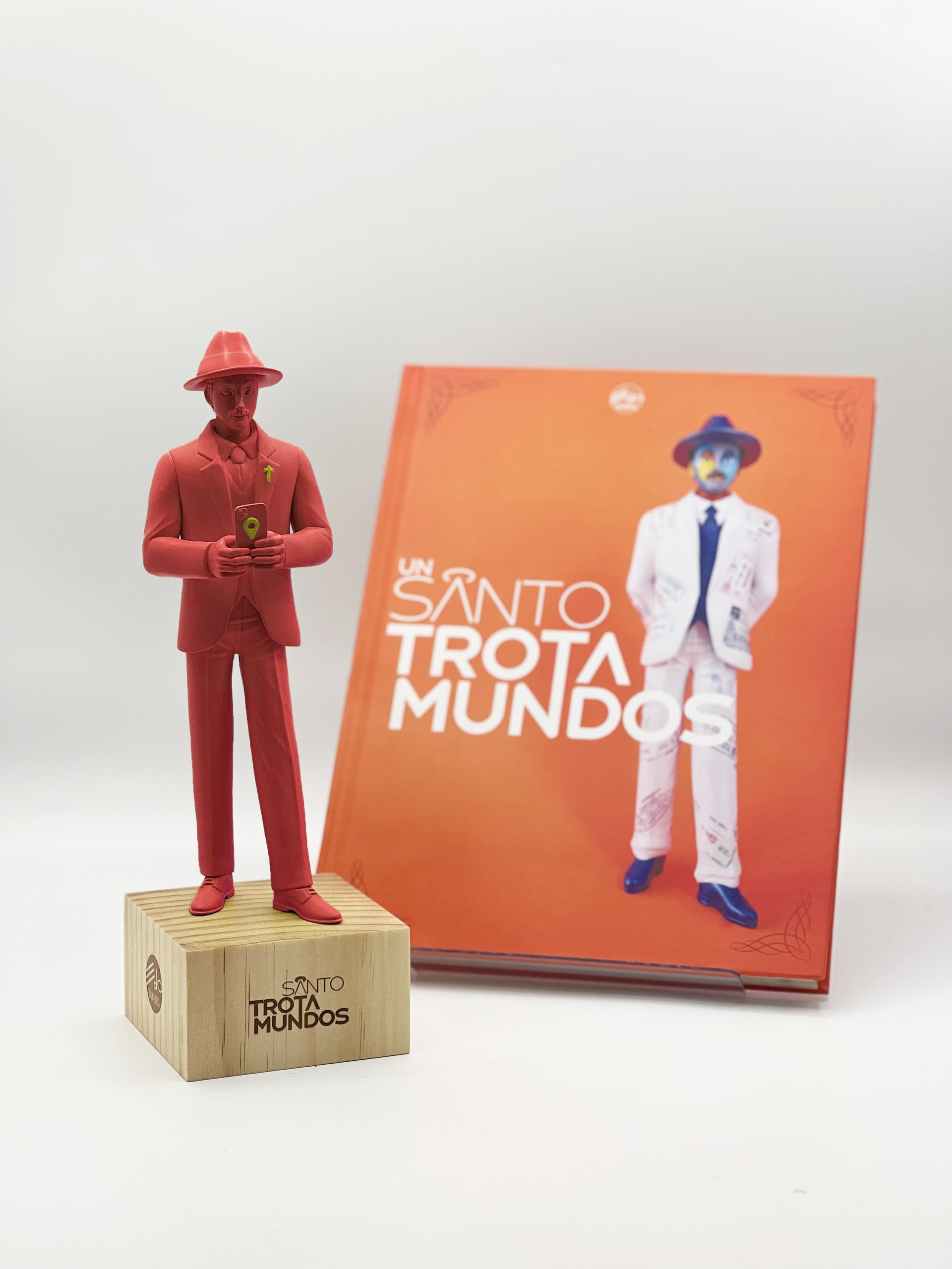 DÚO ESPECIAL: Libro + Escultura Santo Trotamundos